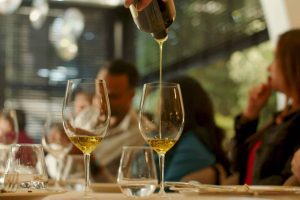OLIVE OIL BAR: OLIVE OIL TASTING IN ATHENS OLIVE OIL BAR: OLIVE OIL TASTING IN ATHENS